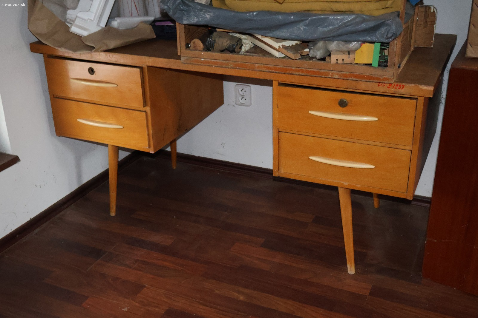 stoliky podla fotiek