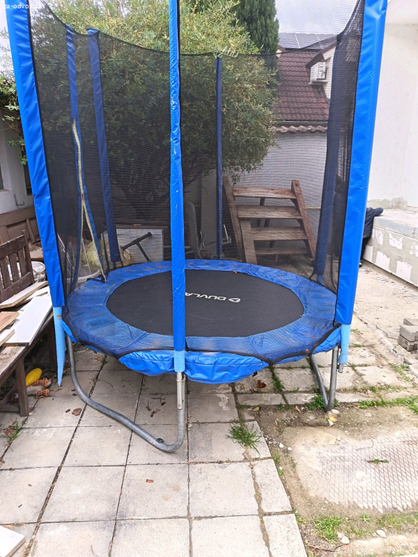 Trampolína