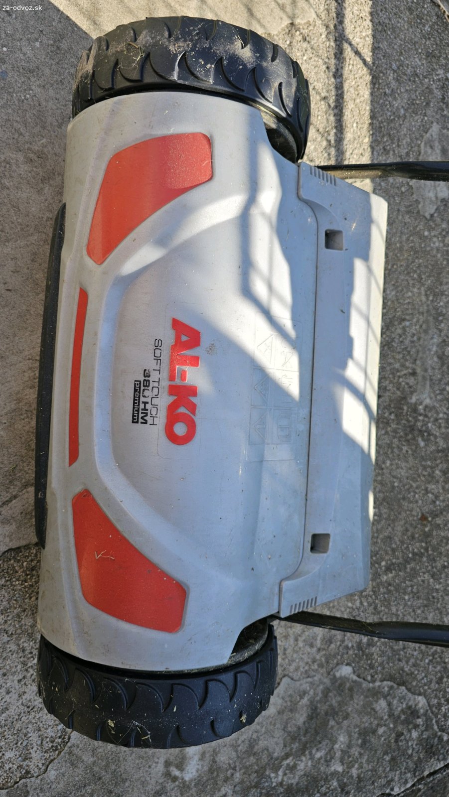 Vretenova kosačka. Darujem, ako je na fotkách, vretenovu kosačku.
Kto skôr príde bude jeho.
Čokoláda poteší, nie je podmienka.