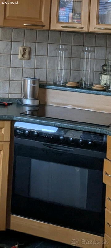 Vstavaná sklokeramicka doska a rúra