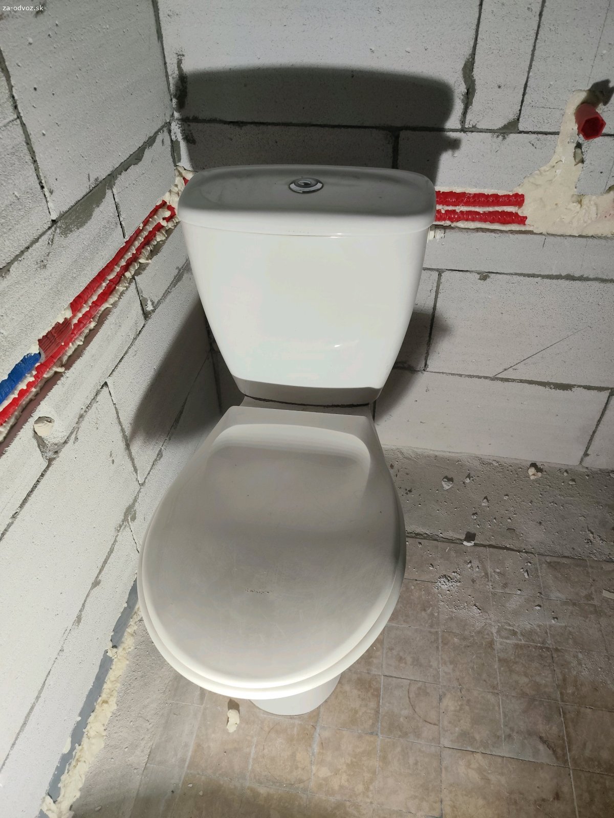 WC. darujem funkcne wc.