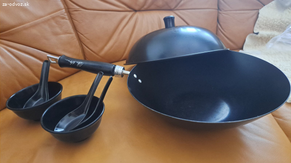 Wok s 2 miskami