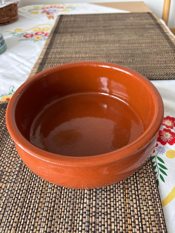 Zapekacia miska z hliny