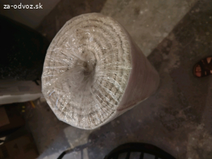 zvyšok z koberca